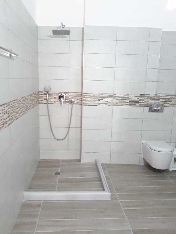Beleris Rooms Himarë Eksteriør billede