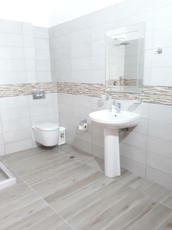 Beleris Rooms Himarë Eksteriør billede